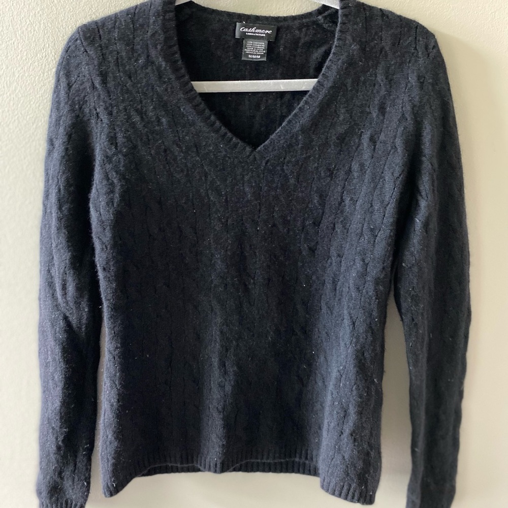 Cable-knit black 100% cashmere sweater